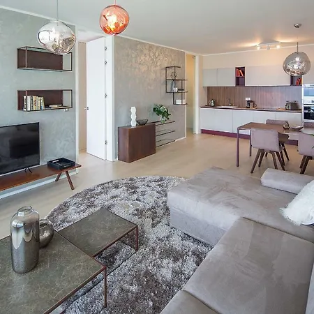 Deluxe With Swimming Pool Apartman
